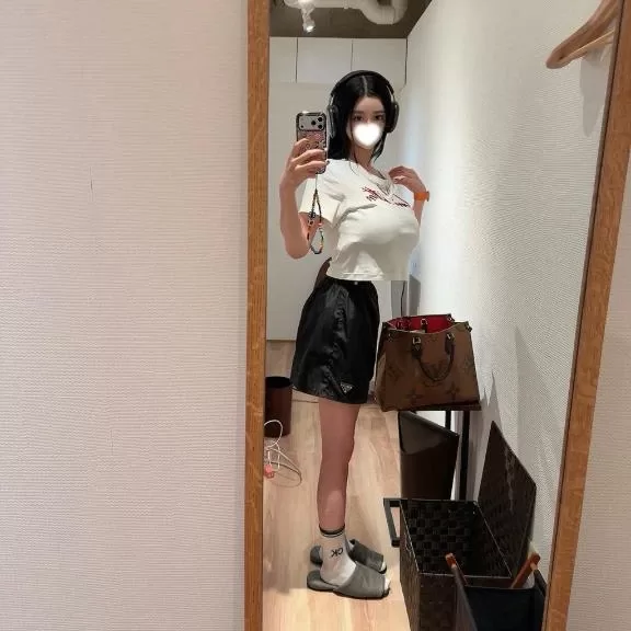 萌木の写メ日記｜ヴェルサイユ 吉原高級店ソープ