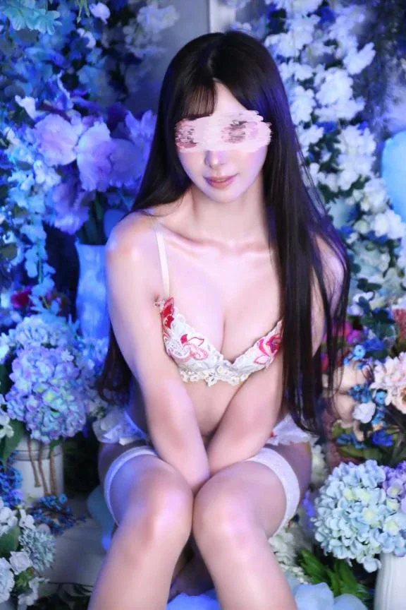 ももの写メ日記｜ヴェルサイユ 吉原高級店ソープ