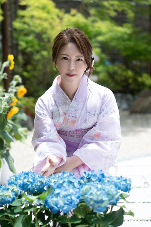 葉月美優・上原亜希子・手嶋十和子のグラビア｜プレジデントハウス 吉原大衆店ソープ